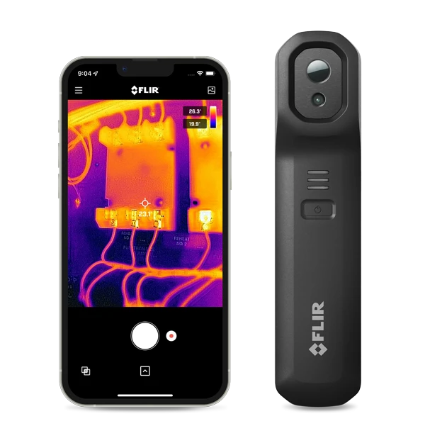 FLIR Edge Pro com smartphone exibindo imagem térmica no aplicativo FLIR ONE